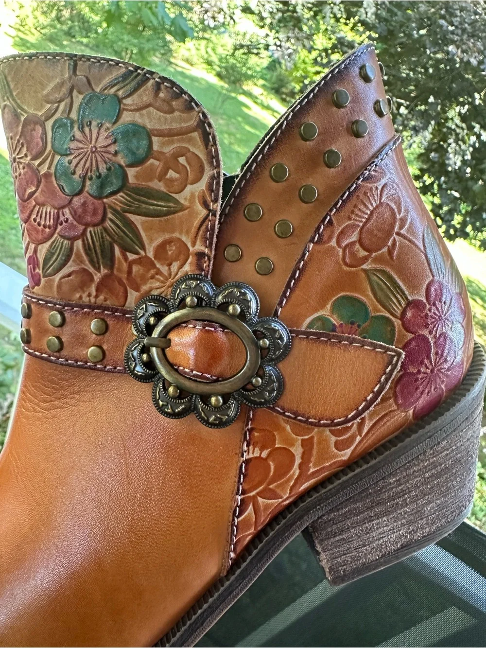 L'ARTISTE DAINTYLADY BOOTS EU 37 US 6 1/2-7. Color: Camel